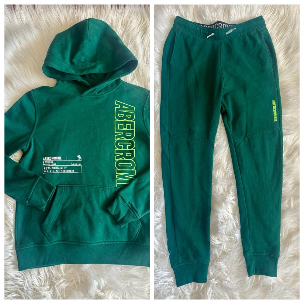 S O L D!!!!Abercrombie Kids Green Hoodie Sweater and sweatpants set